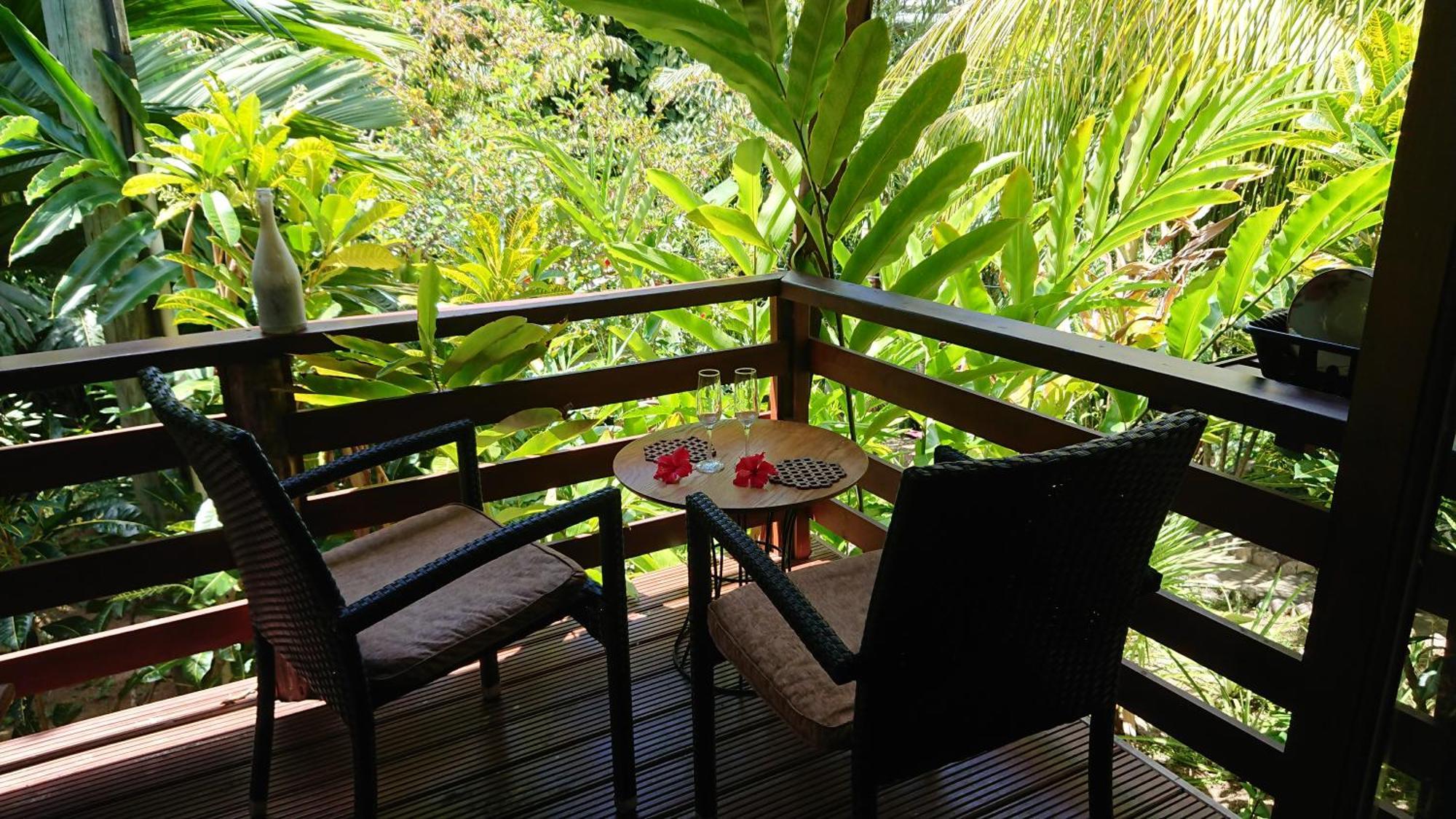 A Peace In Paradise * Anse Royale